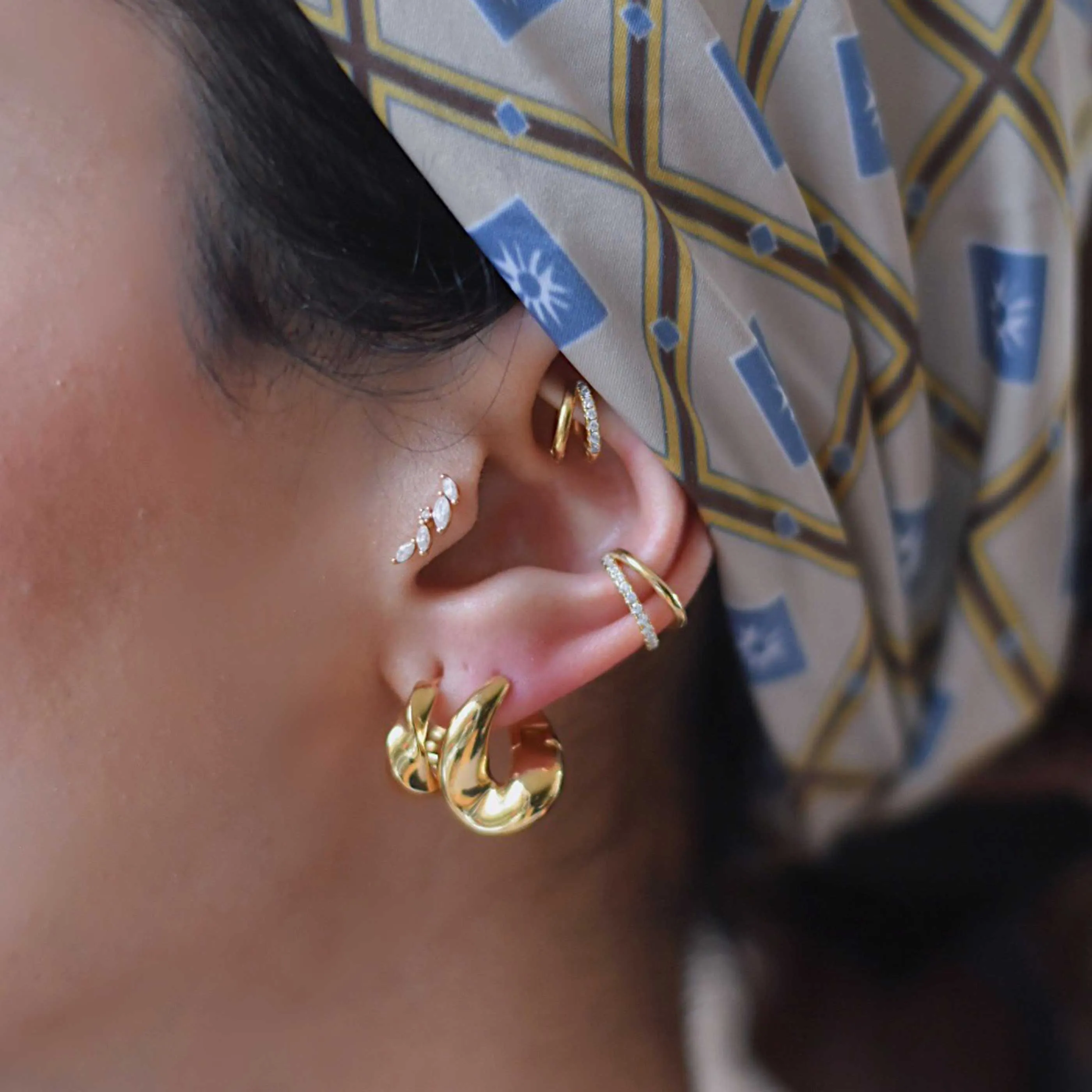 Illusion Crystal Hoop 6.5mm in Gold
