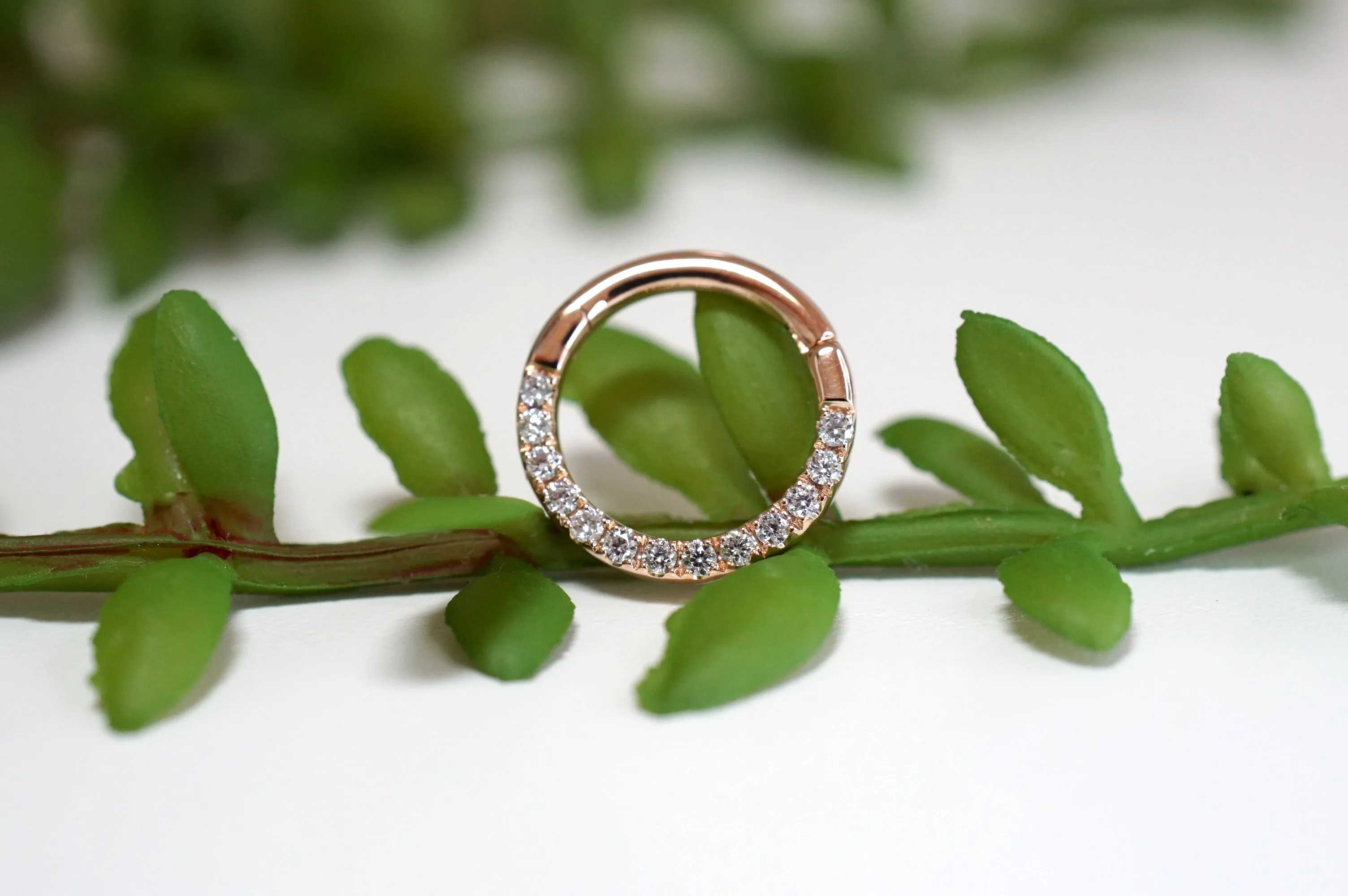 Pavé Clicker - White Diamond