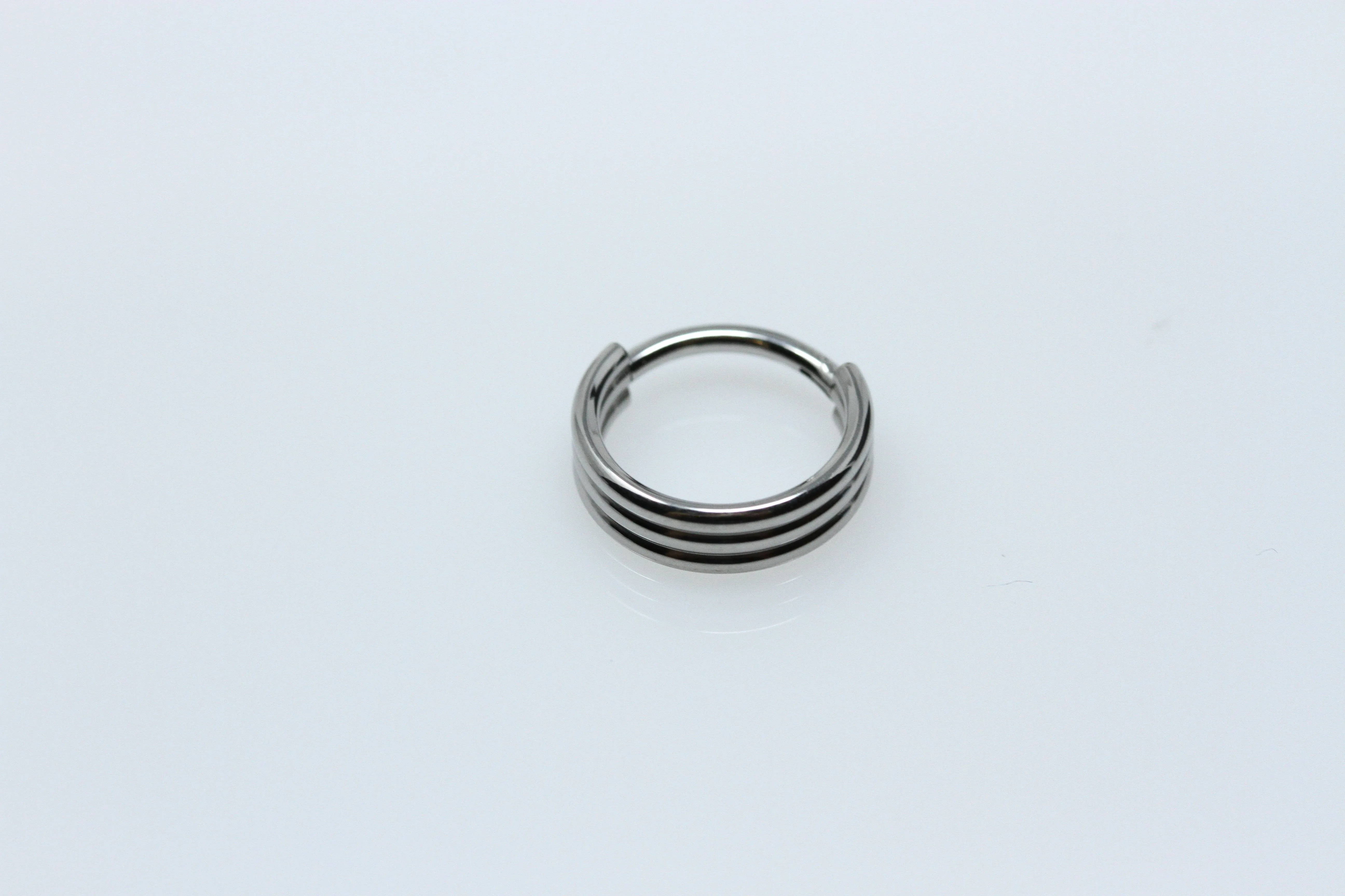 Septum Clicker Titanium  Silver Triple Bar - SPT009